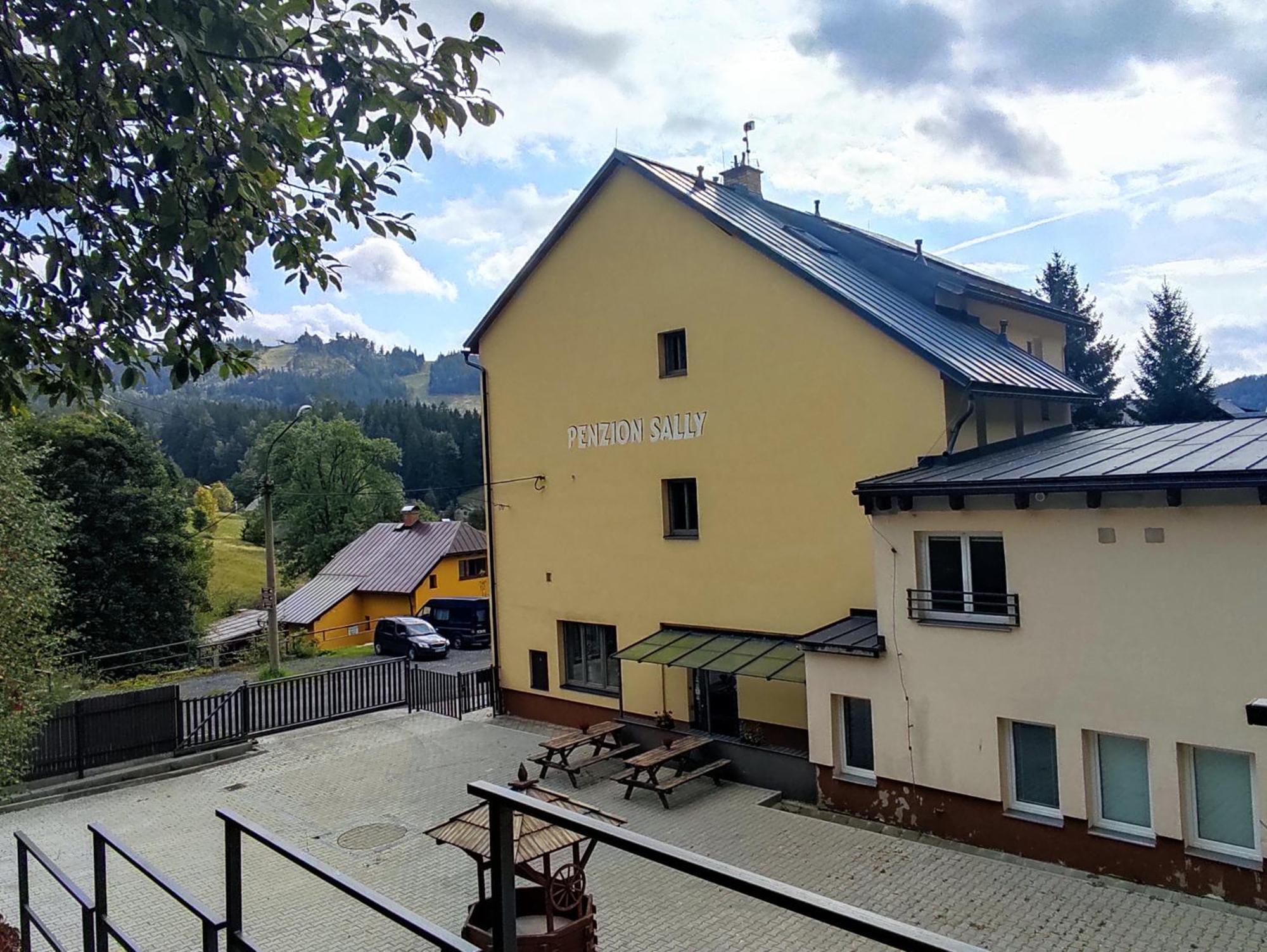 Penzion Sally Albrechtice v Jizerskych horach Buitenkant foto
